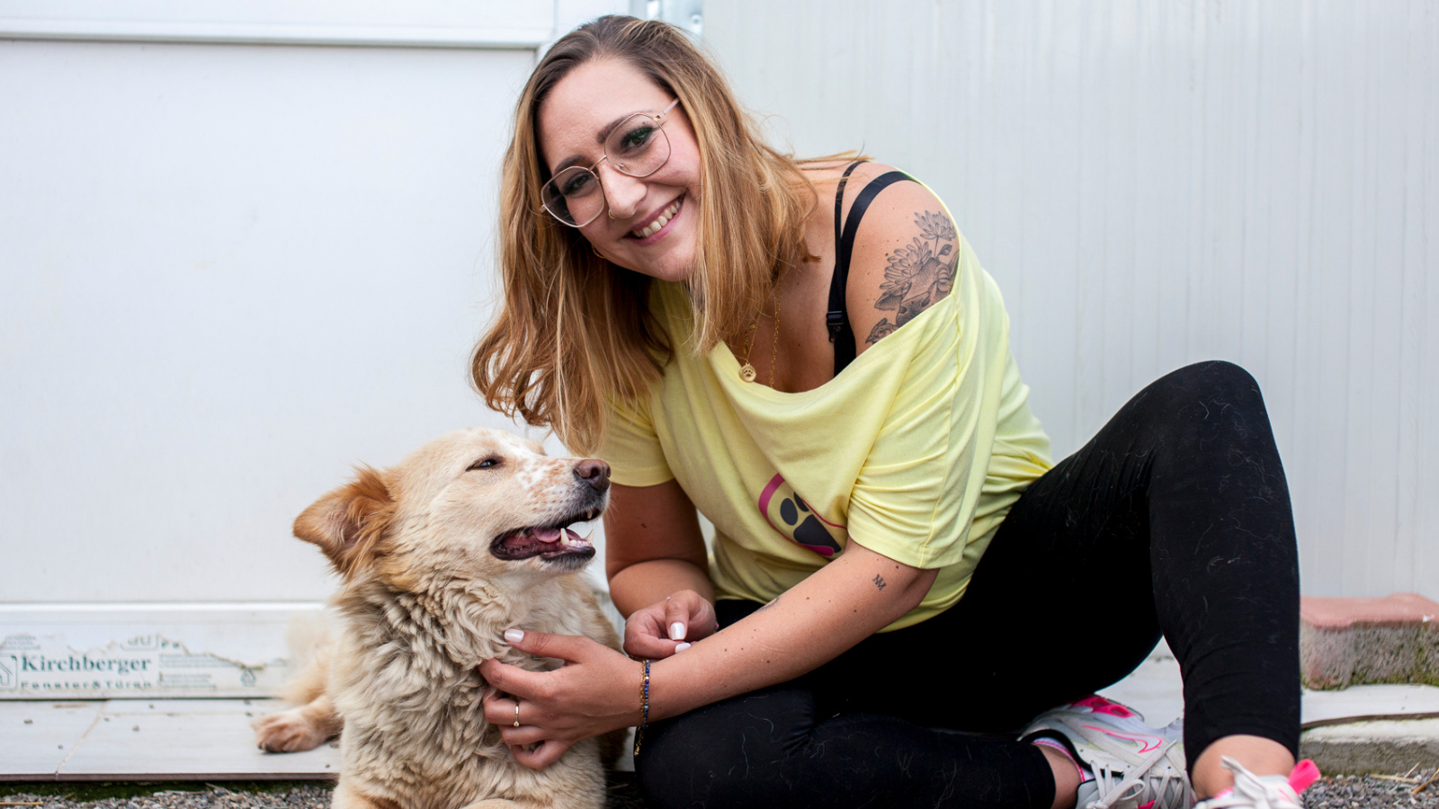 Frau mit Hund
